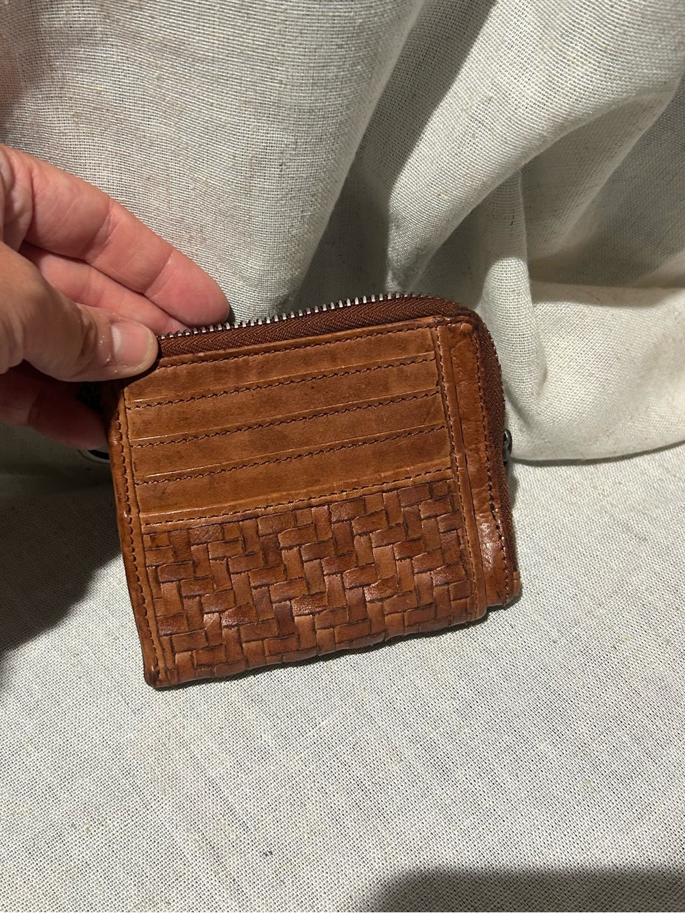 Vilenca Holland brown leather zip-around coin purse and keychain wallet